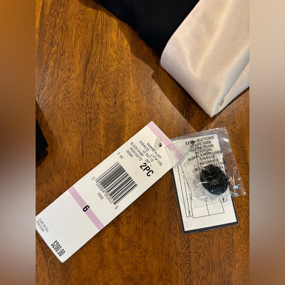 Early-2000’s “LE SUIT” jacket with satin asymmetrical collar! size 6! - Picture 7 of 8